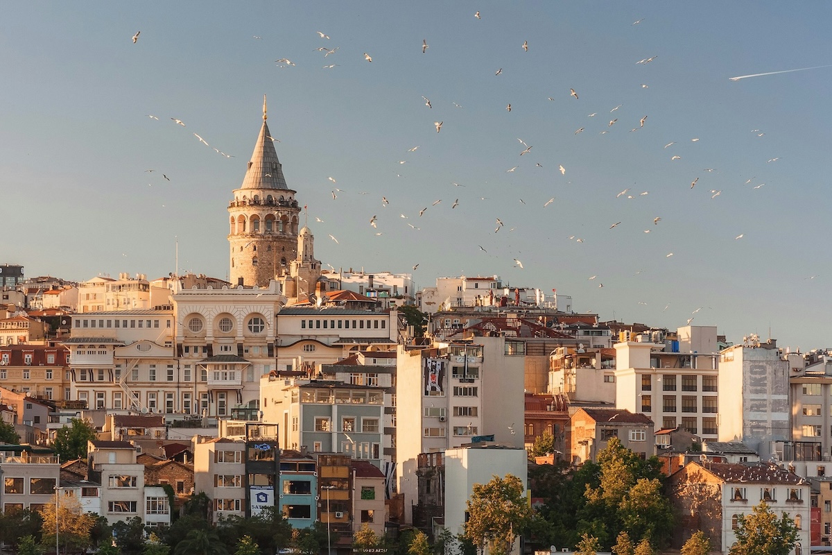 Paradoxe Marktwende: Staat kassiert trotz spürbarem Verkaufssturz historische Rekordsummen auf dem türkischen Immobilienmarkt